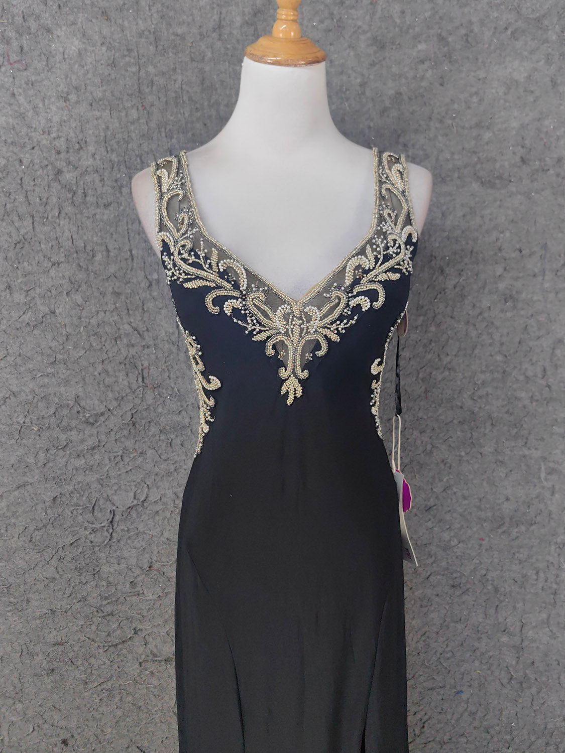 Vintage Black V-Neck Beaded Chiffon Long Classy Prom Dress Secondary image