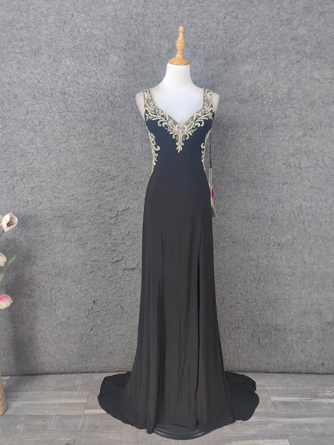 Vintage Black V-Neck Beaded Chiffon Long Classy Prom Dress