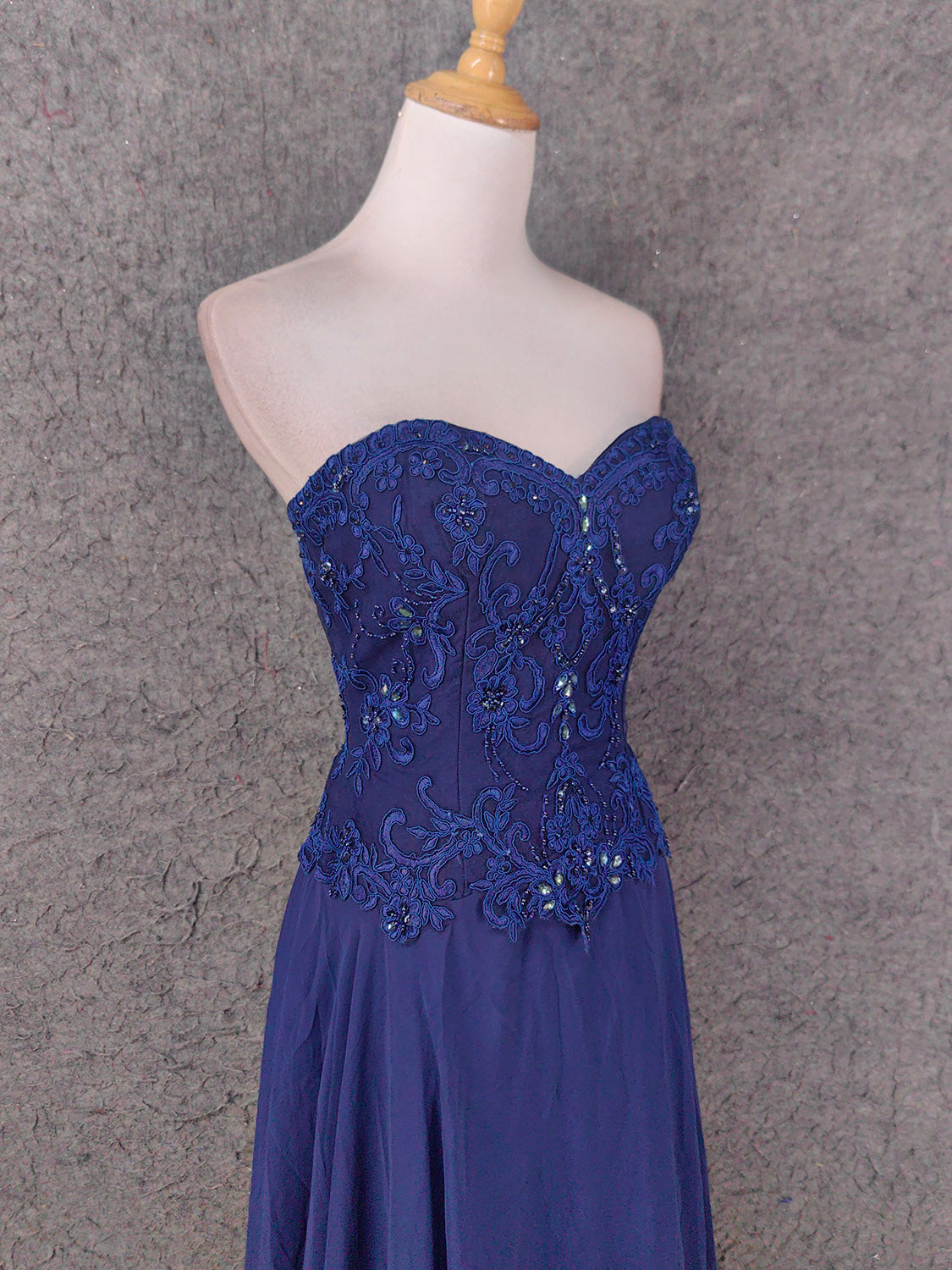 Vintage Blue Sweetheart Neck Embroidered Chiffon Long Classy Prom Dress