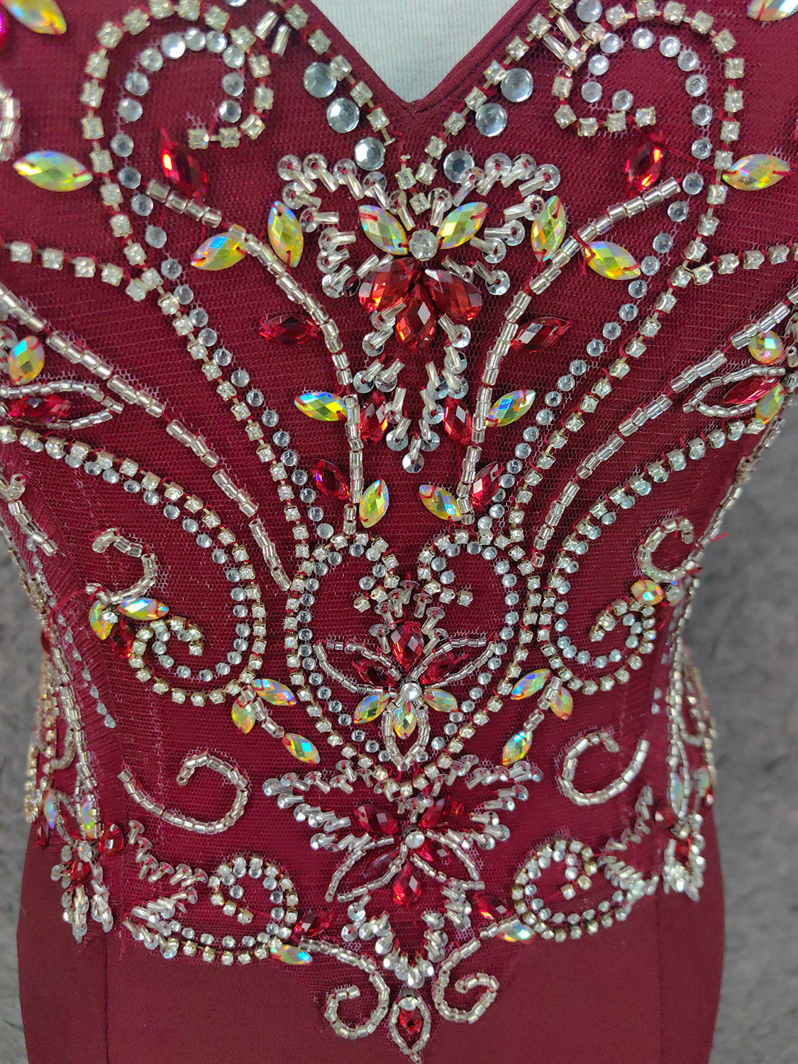 Vintage Burgundy Spaghetti Strap V-Neck Beaded Chiffon Long Classy Prom Dress