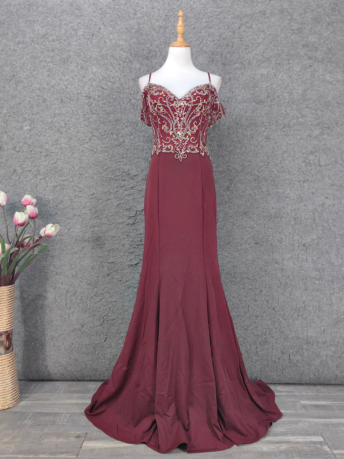 Vintage Burgundy Spaghetti Strap V-Neck Beaded Chiffon Long Classy Prom Dress