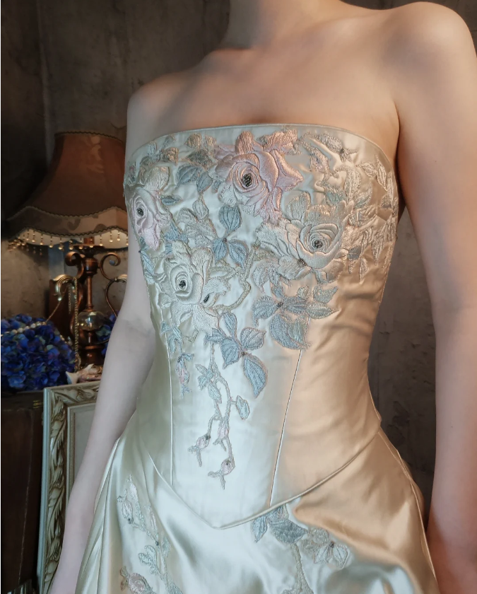 Vintage Champagne Gold A-Line Strapless Embroidered Satin Train Classy Prom Dress