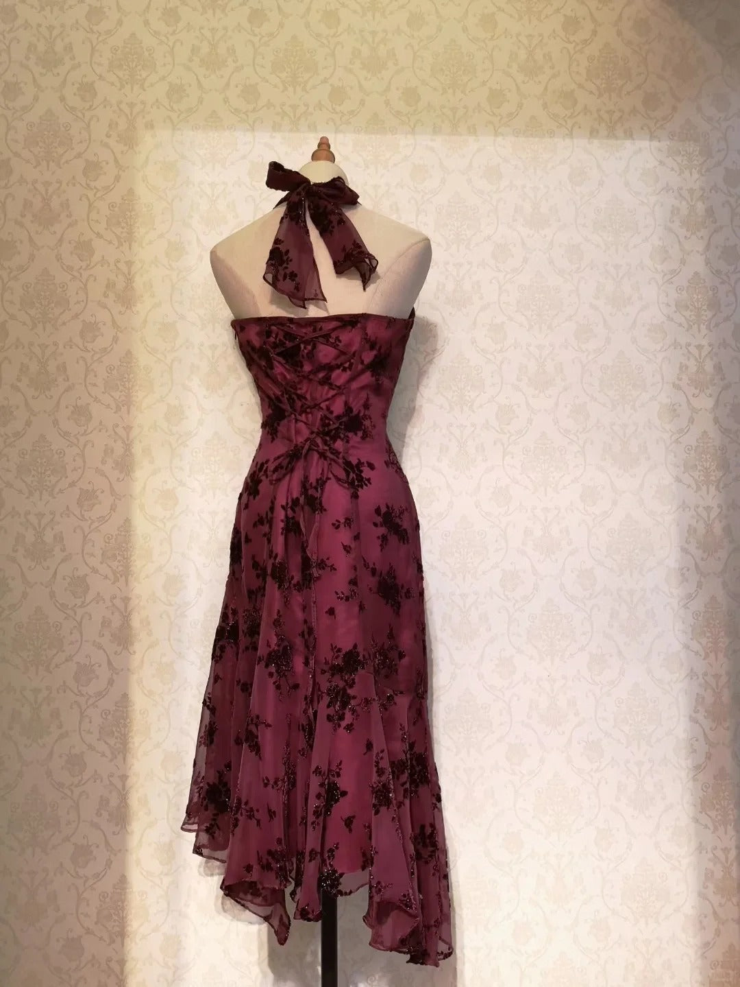 Vintage Chic Halter Neck Beaded Chiffon Classy Prom Dress