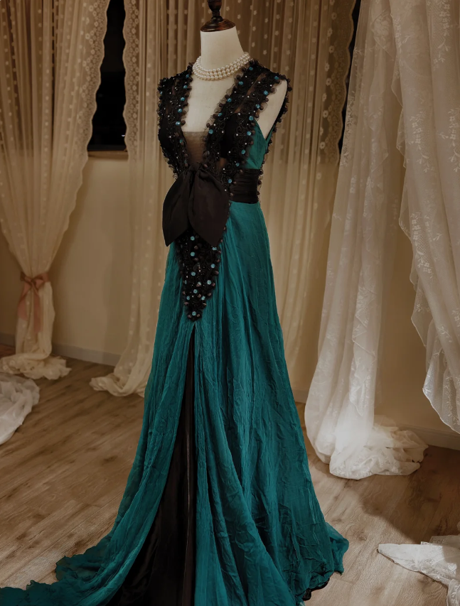 Vintage Dark Green A-Line V-Neck Bow Beaded Chiffon Long Classy Prom Dress Secondary image