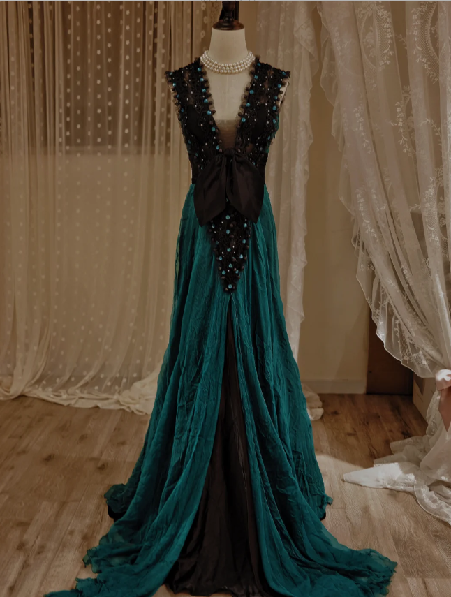 Vintage Dark Green A-Line V-Neck Bow Beaded Chiffon Long Classy Prom Dress