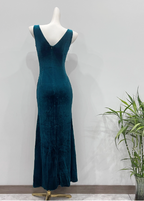 Vintage Deep Peacock Blue Mermaid V-Neck Pearl Slit Velvet Long Classy Prom Dress