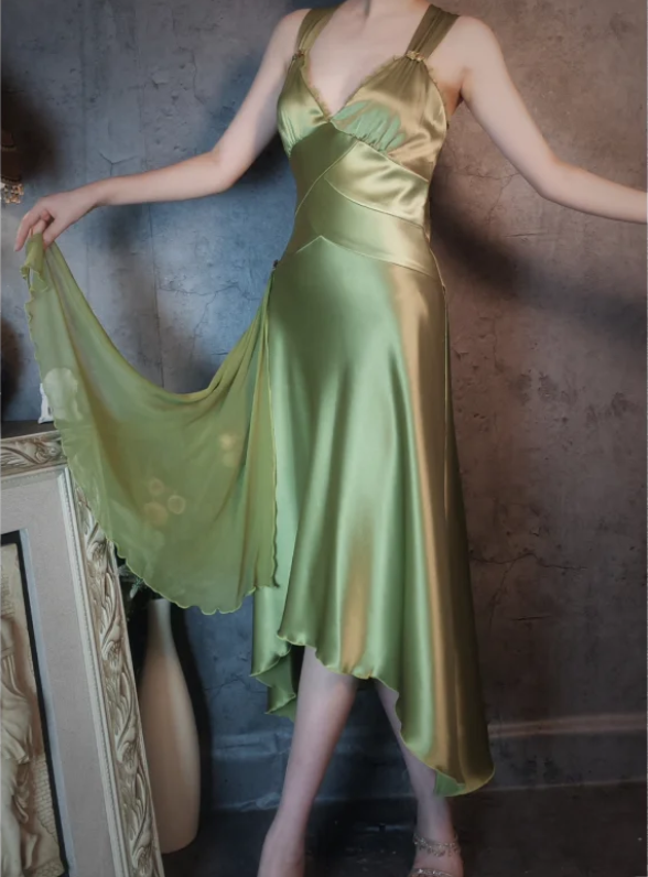 Vintage Elegant Green Deep V-Neck Satin Classy Prom Dress