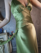 Vintage Elegant Green Deep V-Neck Satin Classy Prom Dress