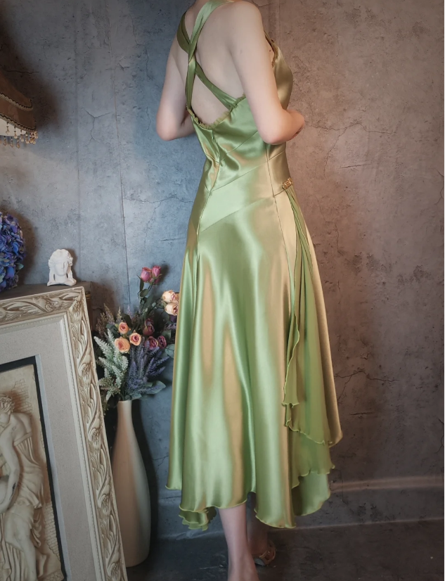 Vintage Elegant Green Deep V-Neck Satin Classy Prom Dress