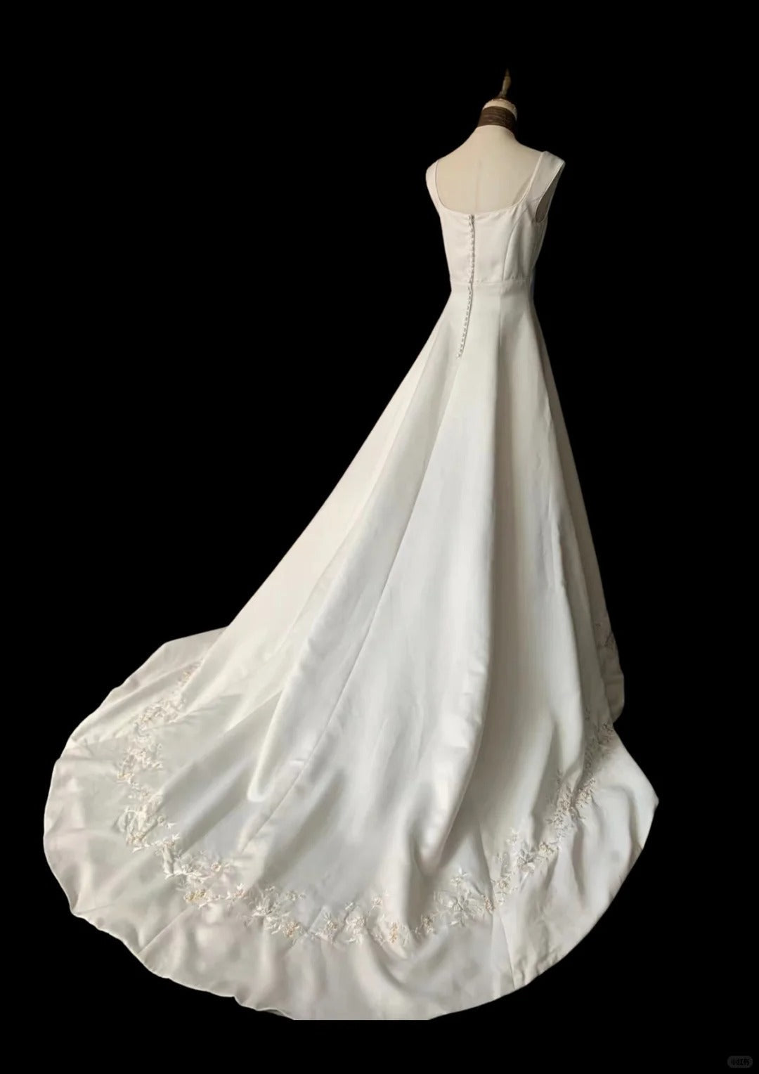 Vintage Elegant Ivory Square Neck Embroidered Satin Train Classy Prom Dress Wedding Dress