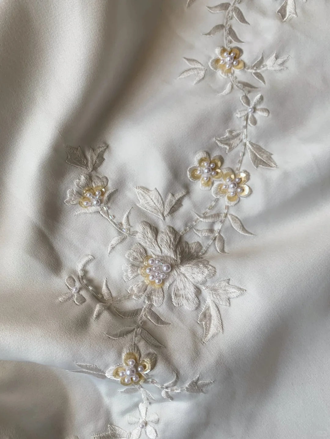 Vintage Elegant Ivory Square Neck Embroidered Satin Train Classy Prom Dress Wedding Dress