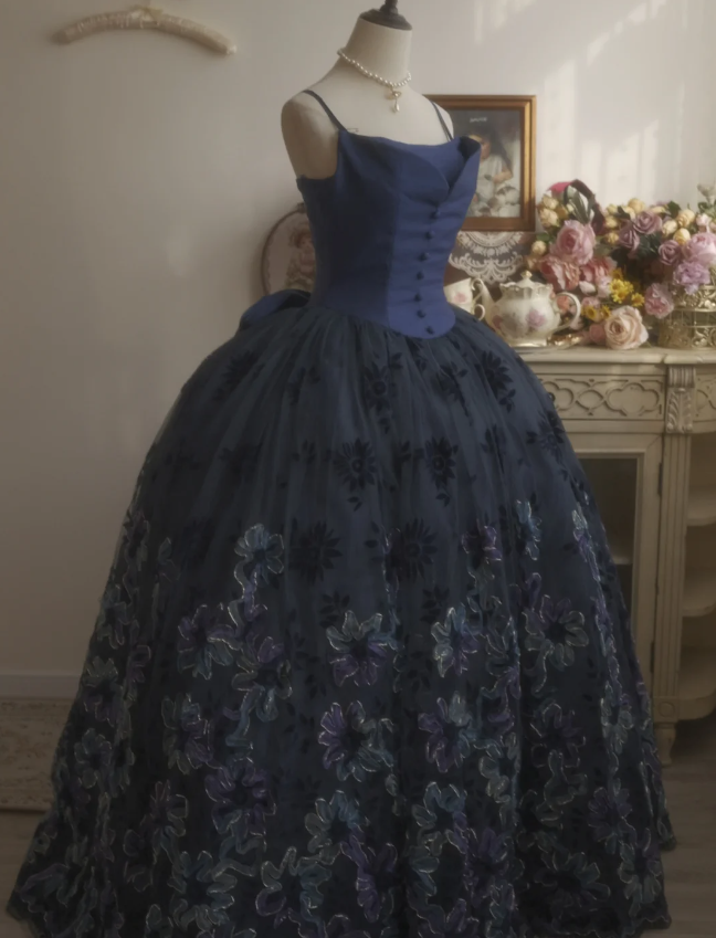 Vintage Elegant Navy Blue Bow Embroidered Train Tulle Ball Gown Prom Dress Sweet 16 Dress Secondary image