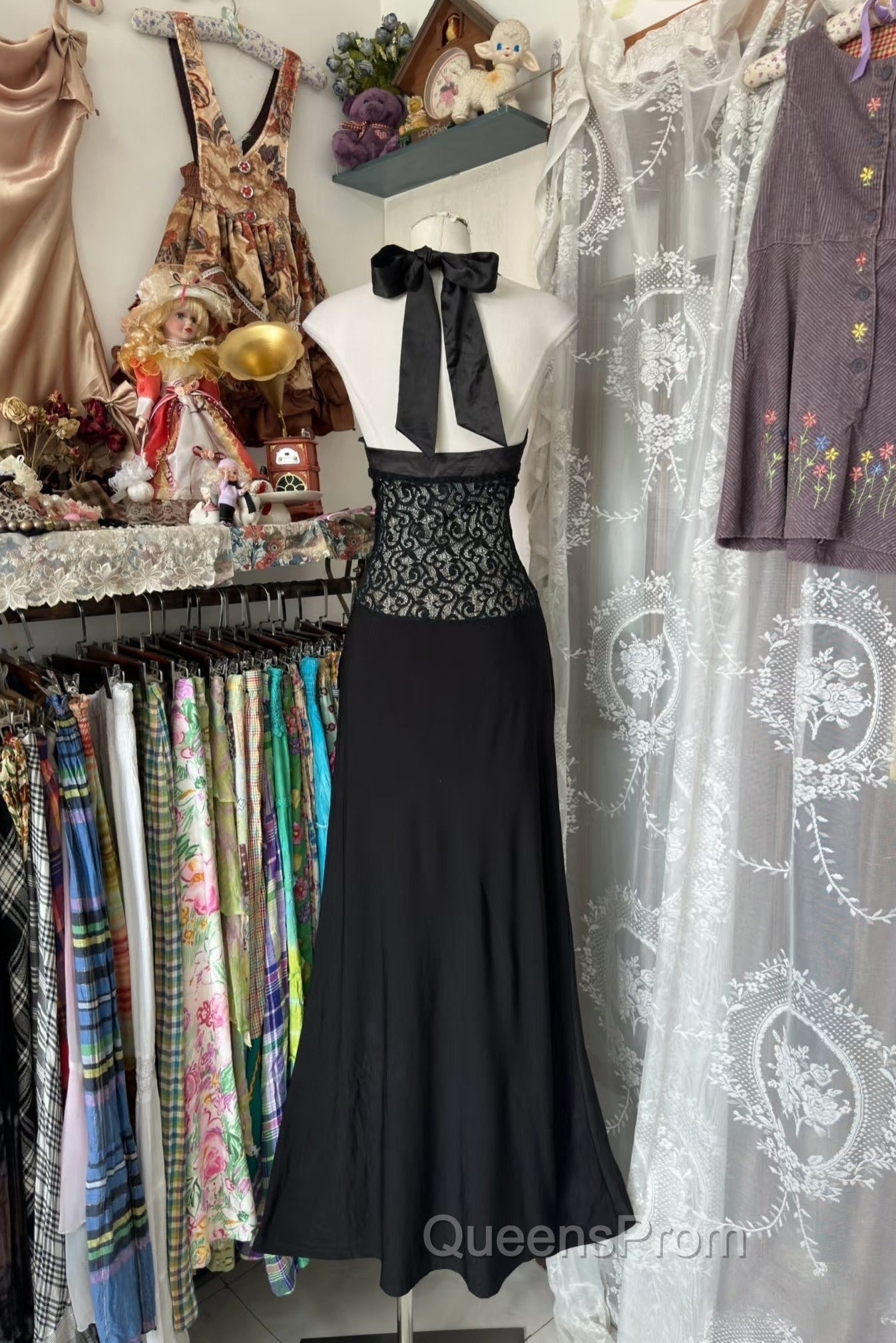 Vintage Fashion Mermaid Halter Black Floor Length Evening Dress Evening Prom Dress Secondary image