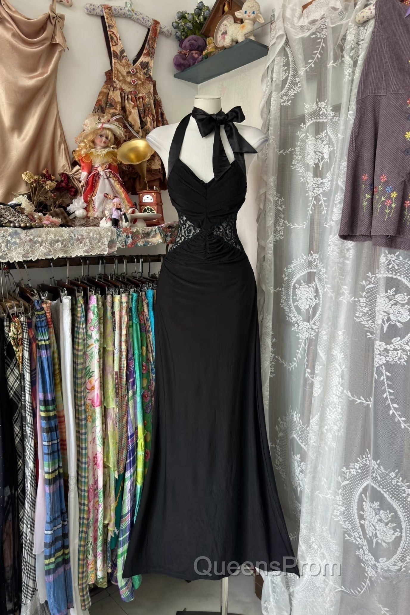 Vintage Fashion Mermaid Halter Black Floor Length Evening Dress Evening Prom Dress