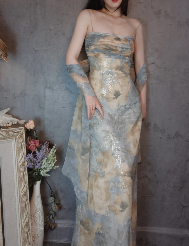 Vintage Fitted Spaghetti Strap Sequined Long Classy Prom Dress