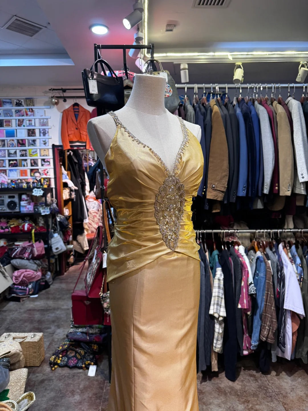 Vintage Gold Mermaid V-Neck Sequined Satin Long Classy Prom Dress