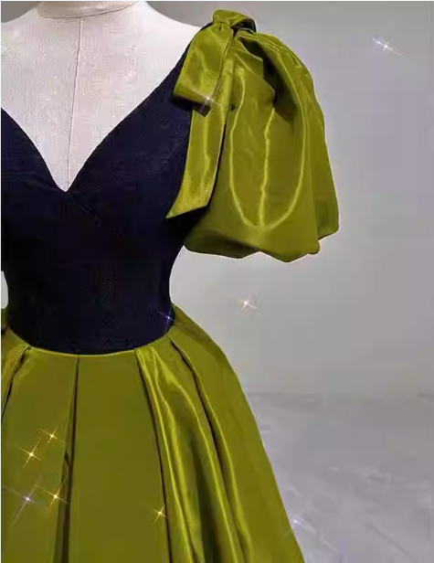 Vintage Green A-Line V-Neck Puff Sleeve Satin Long Classy Prom Dress