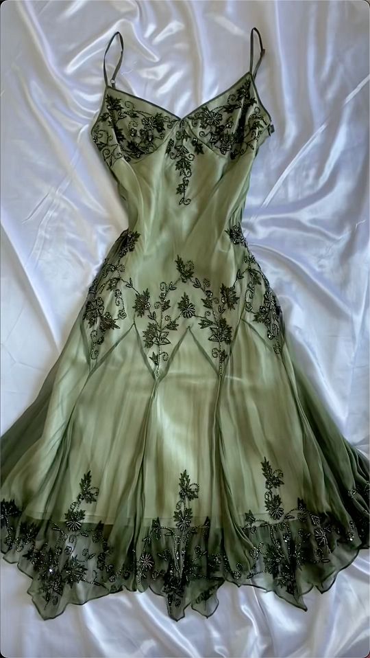 Vintage Green Emerald Maxi Dress Embroidered Crystals Floral Classy Prom Dress Secondary image