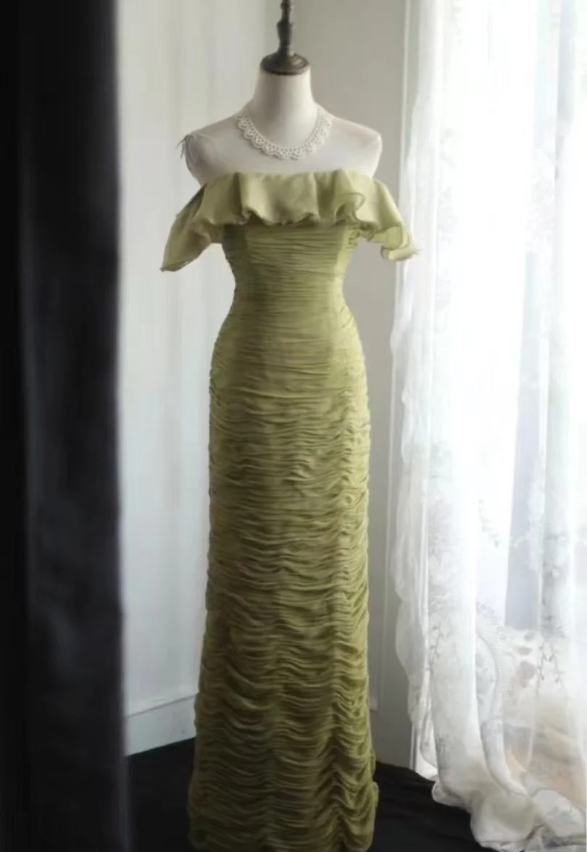 Vintage Green Fitted Off-Shoulder Ruffled Chiffon Long Classy Prom Dress