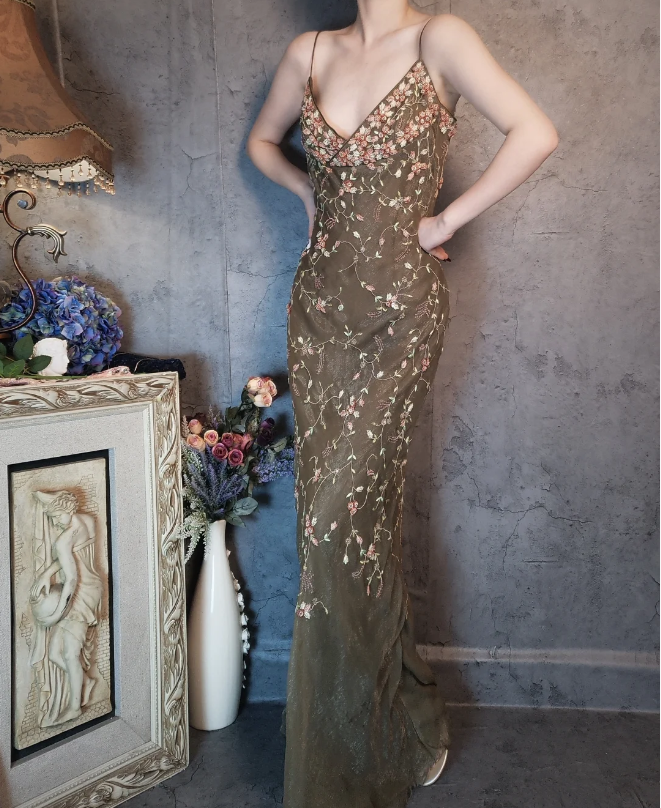 Vintage Green Mermaid Spaghetti Strap Deep V-Neck 3D Floral Embroidery Long Classy Prom Dress Secondary image