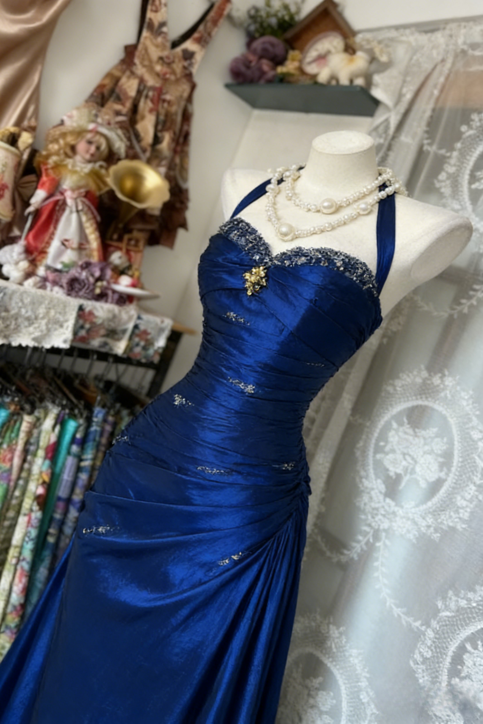 Vintage Halter Sheath Long Classy Prom Dress Beaded Satin Blue Classy Evening Dress Sleeveless Birthday Dress