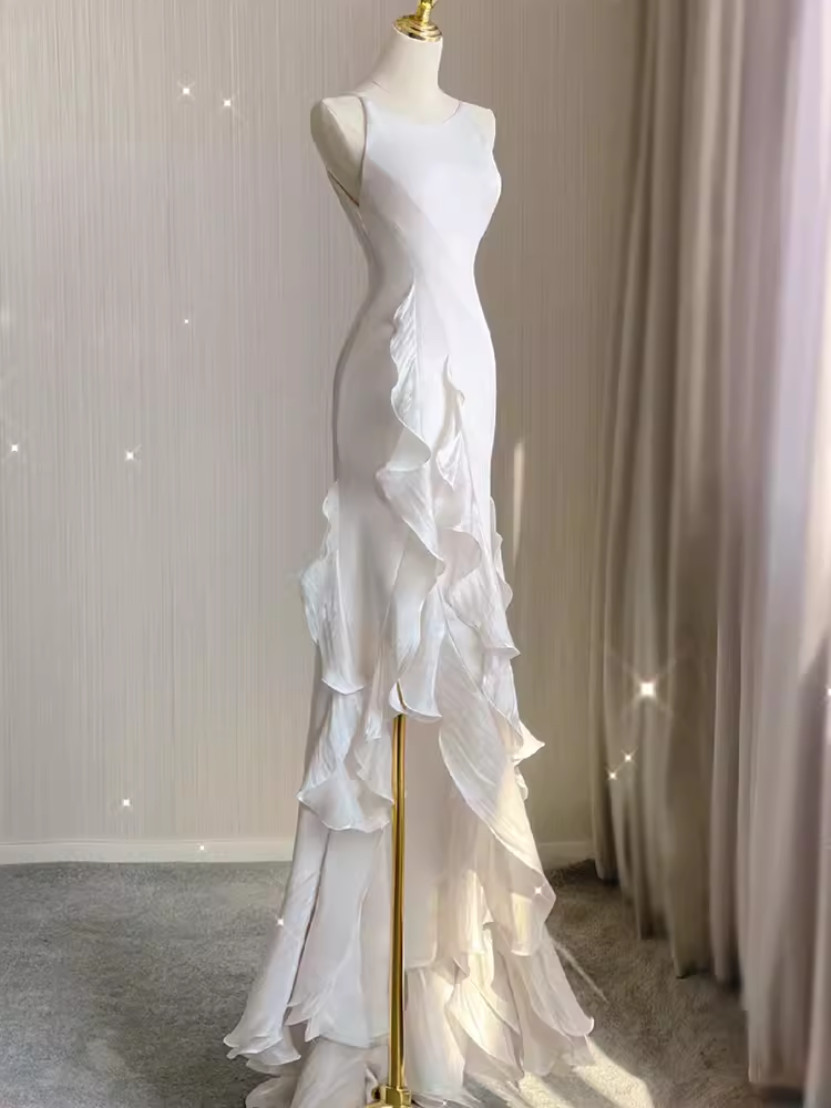 Vintage High Low White Chiffon Wedding Dresses Secondary image