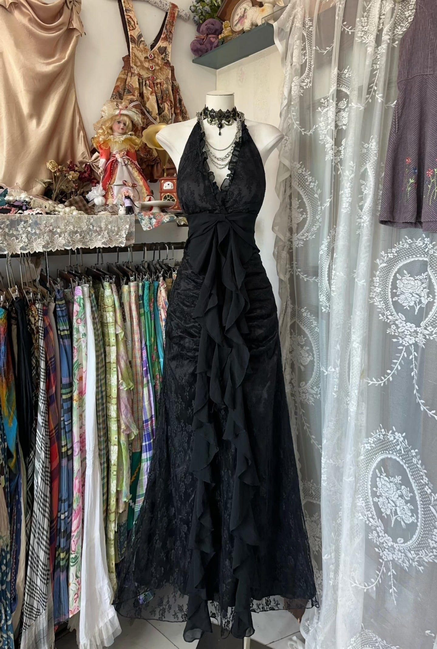 Vintage Mermaid Halter Sleeveless Long Black Lace Classy Evening Dress Classy Prom Dress Main image
