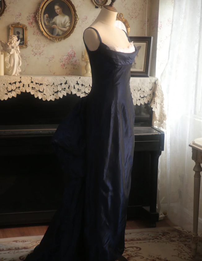 Vintage Navy Blue Mermaid Spaghetti Strap Square Neck Backless Satin Train Classy Prom Dress