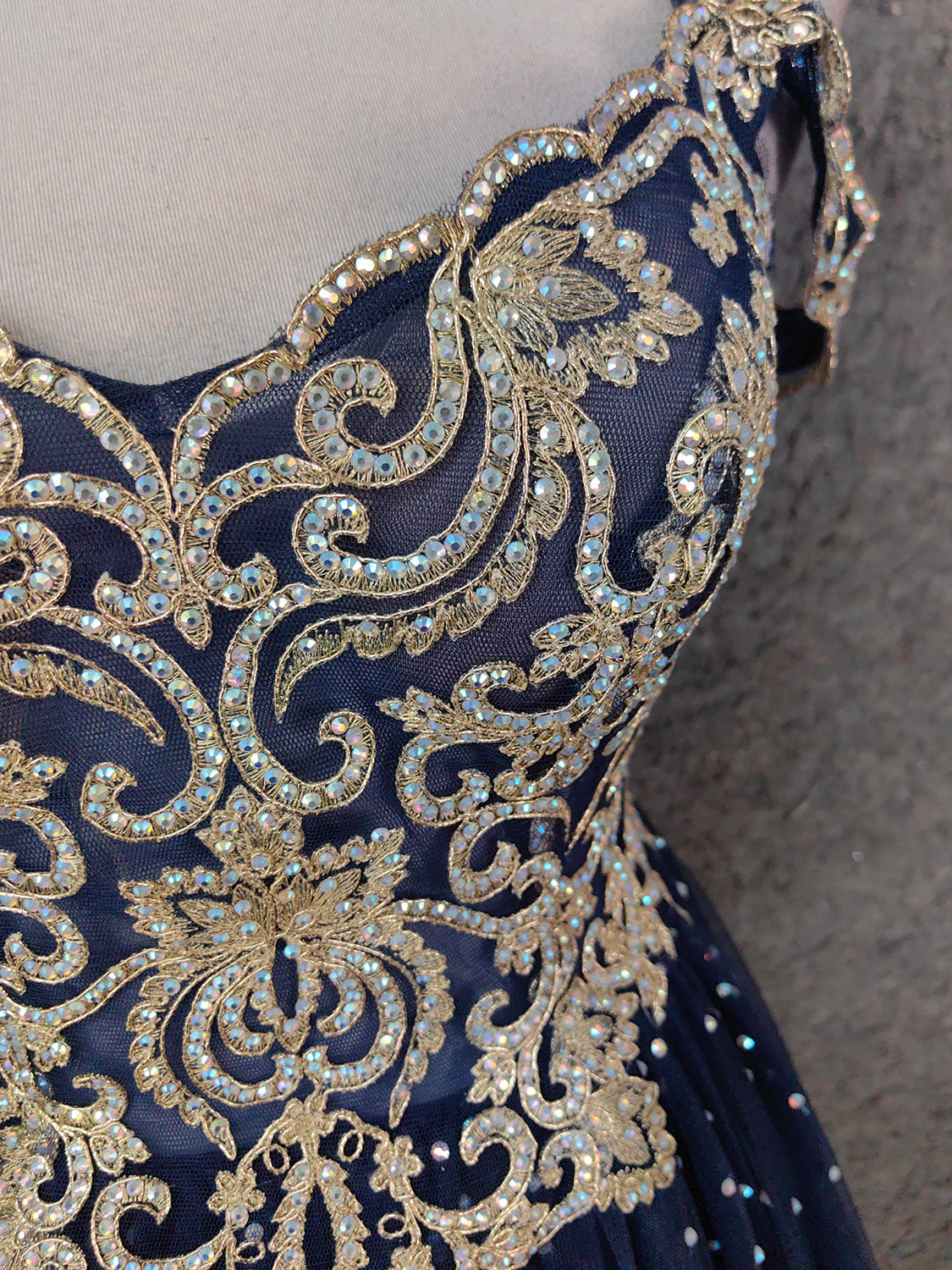 Vintage Navy Blue Off-Shoulder Gold Embroidered Rhinestone Tulle Long Classy Prom Dress