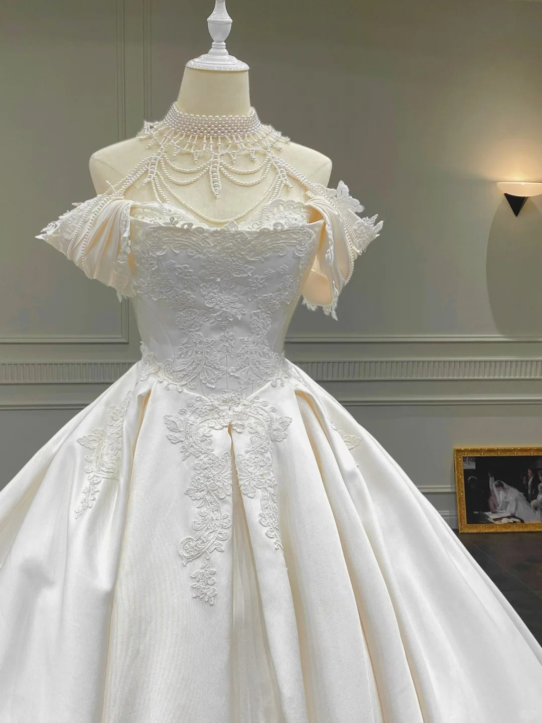 Vintage Palace Ivory Off-The-Shoulder Lace Embroidered Ball Gown Satin Wedding Dress