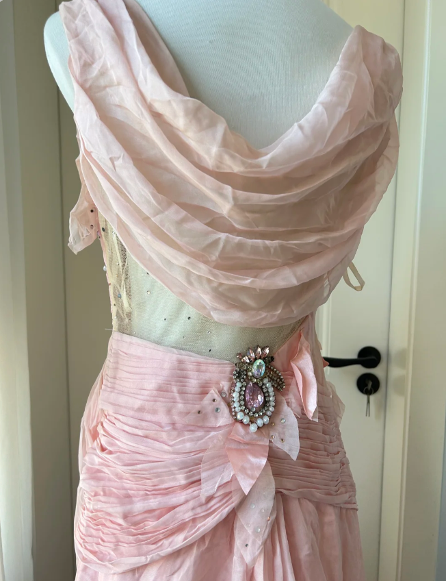Vintage Pink A-Line Rhinestone Beaded Chiffon Long Classy Prom Dress