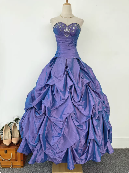 Vintage Princess Purple-Blue Sweetheart Neck Satin Ruched Long Ball Gown Prom Dress Main image