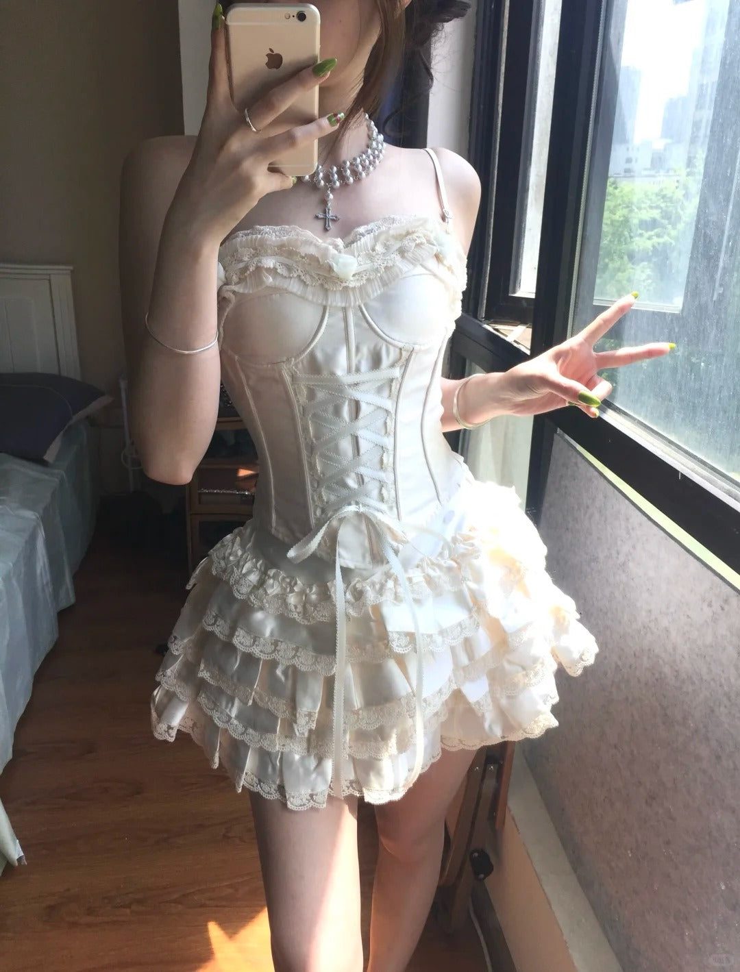 Vintage White Spaghetti Strap Corset With Satin Lace Trim 17Th Birthday Homecoming Dress Secondary image