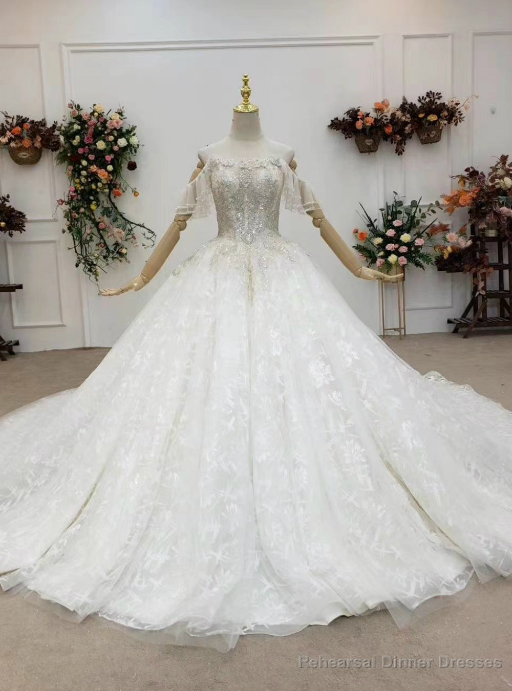 Wear a Classic Ivory White Ball Gown Tulle Lace Off the Shoulder Beading Wedding Dress Main image