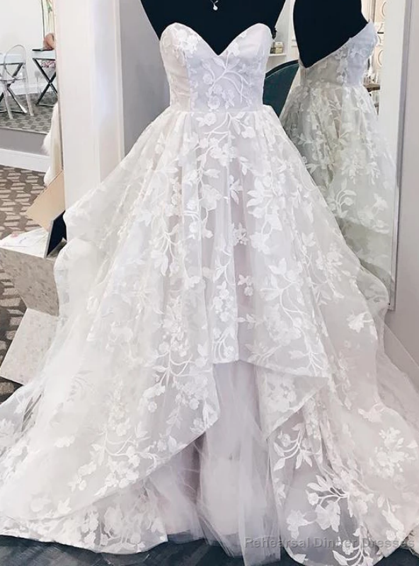 White Ball Gown Tulle Appliques Sweetheart Wedding Dress Main image