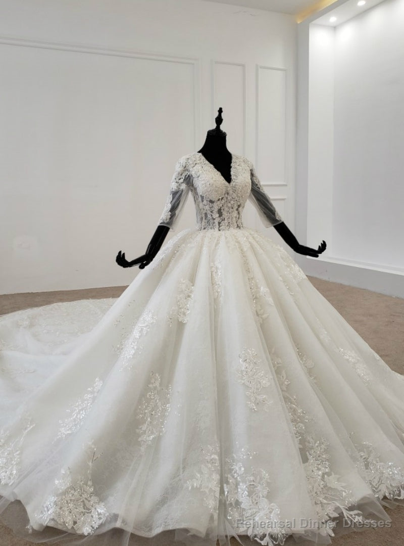 White Ball Gown Tulle Lace Appliques V-neck Half Sleeve Wedding Dress Main image