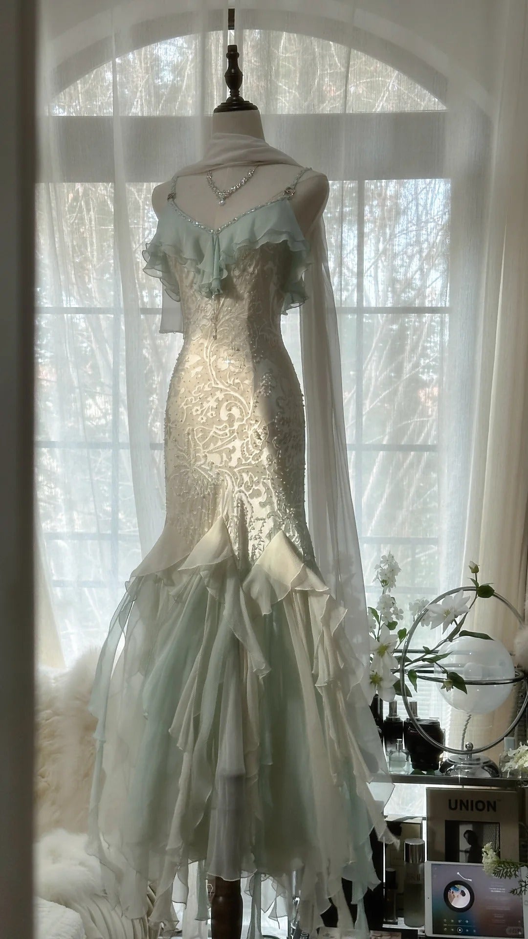White Mint Green Romantic Fashion Elegant Delicate Beaded Lace Spaghetti Straps Long Tulle Chiffon Ruffle Ball Gown Classy Evening Gown Party Dress Secondary image