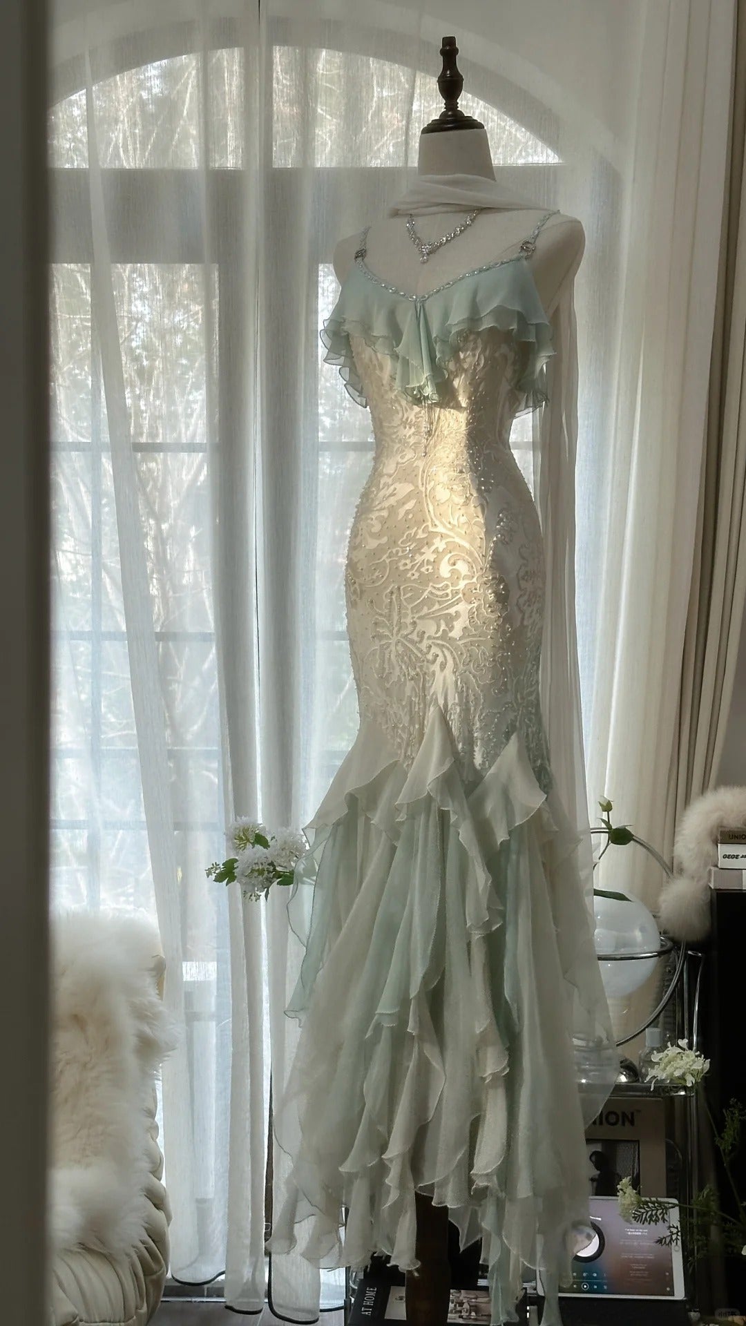 White Mint Green Romantic Fashion Elegant Delicate Beaded Lace Spaghetti Straps Long Tulle Chiffon Ruffle Ball Gown Classy Evening Gown Party Dress