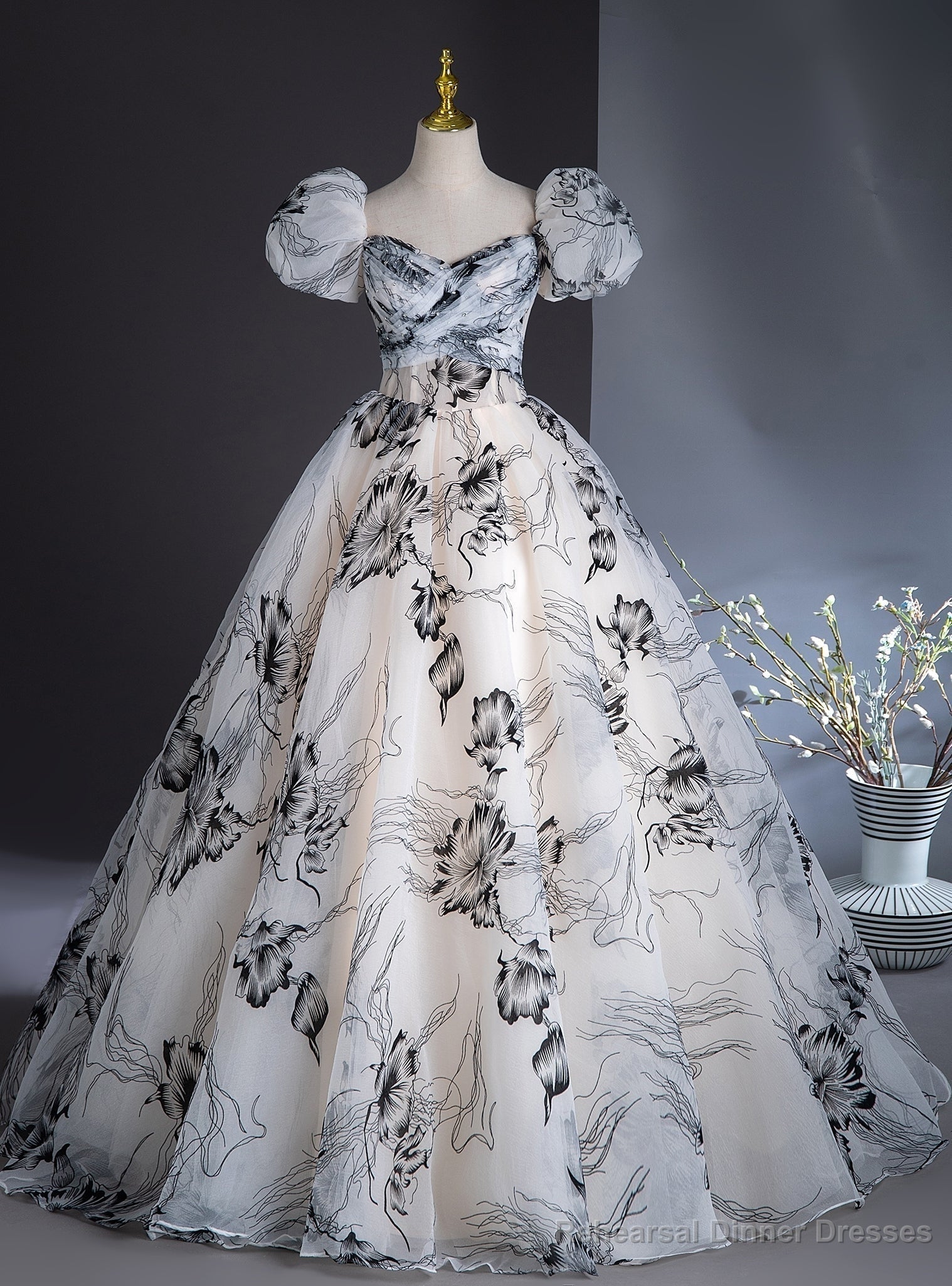White Print Puff Sleeve Off the Shoulder Quinceanera Dress Main image