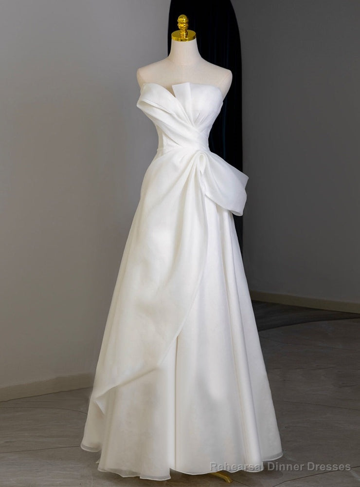 White Strapless Tulle Pleats Wedding Dress Main image