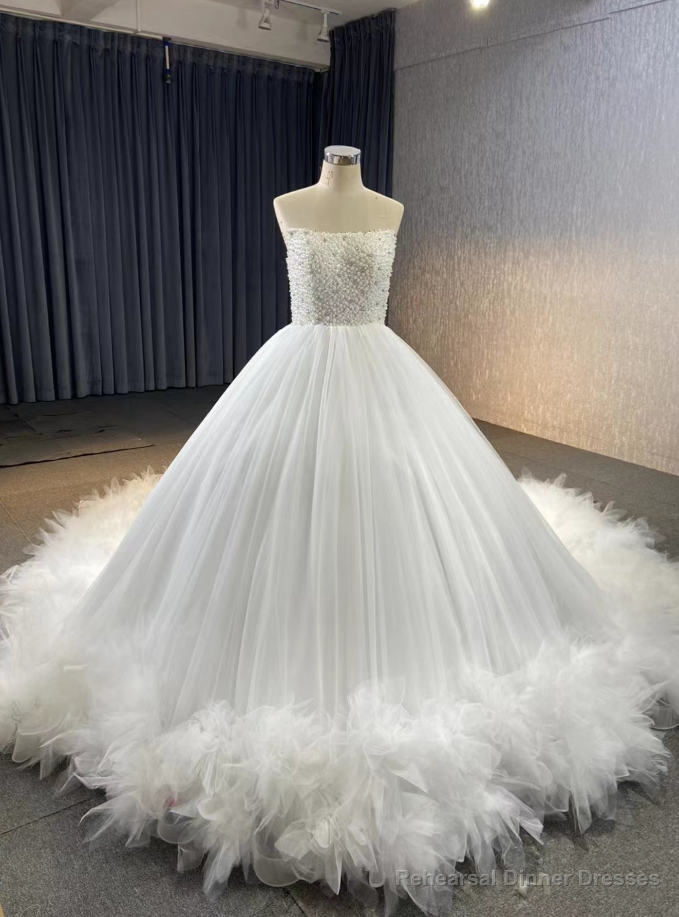 White Tulle Strapless Pearls Wedding Dress Main image