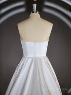 Wedsing Dress Princess, A-Line/Princess Sweetheart Chapel Train Satin Wedding Dresses with Ruffles