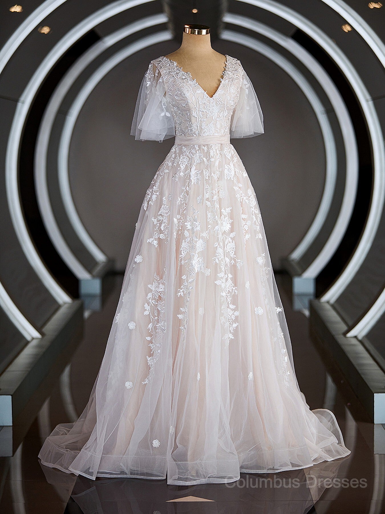 Wedding Dresses V, A-Line/Princess V-neck Court Train Tulle Wedding Dresses with Appliques Lace Main image