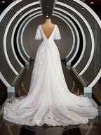 Wedding Dressed With Pockets, A-Line/Princess V-neck Court Train Tulle Wedding Dresses with Appliques Lace