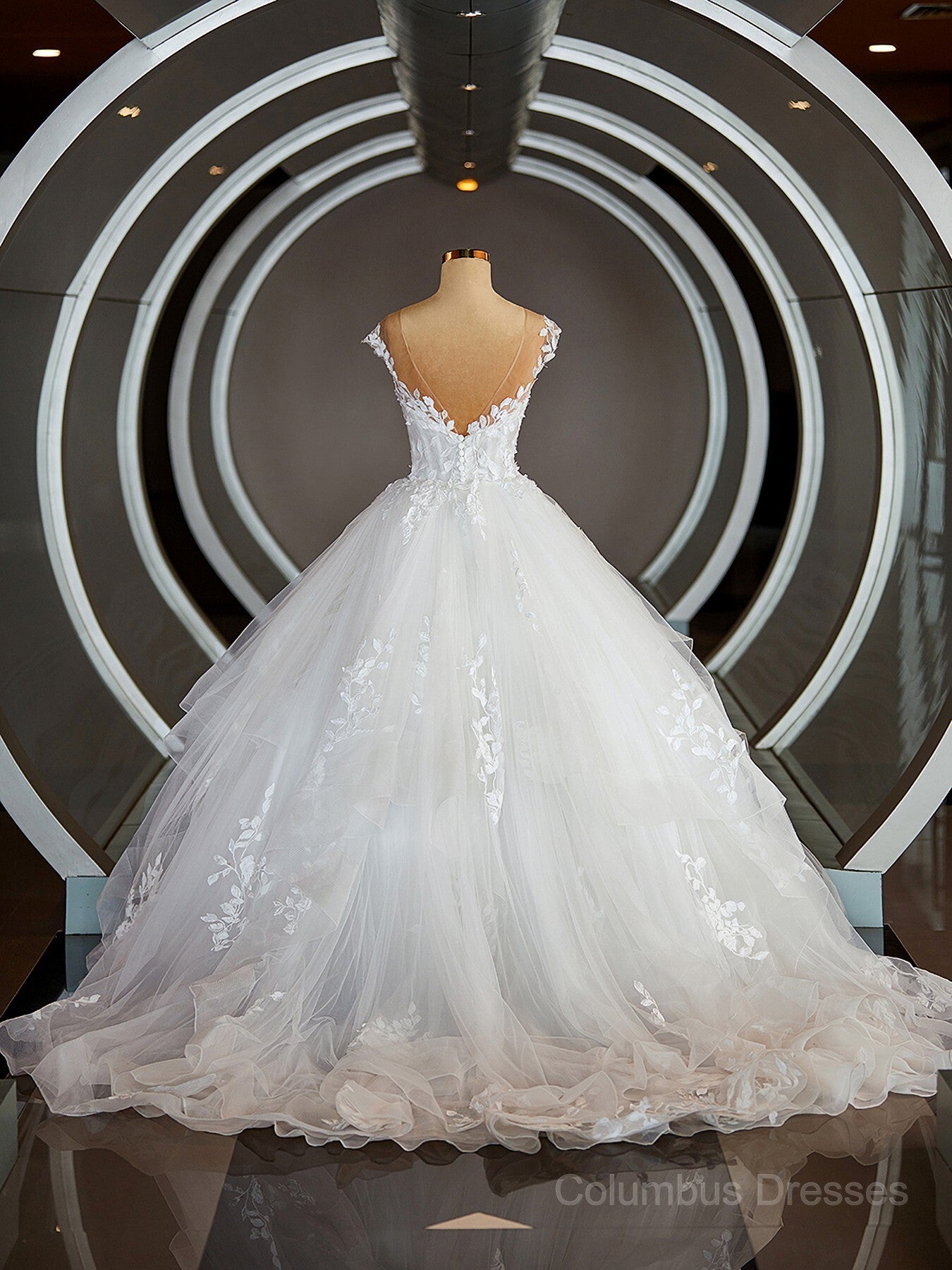 Wedding Dresses Sexy, Ball-Gown V-neck Court Train Tulle Wedding Dresses with Appliques Lace