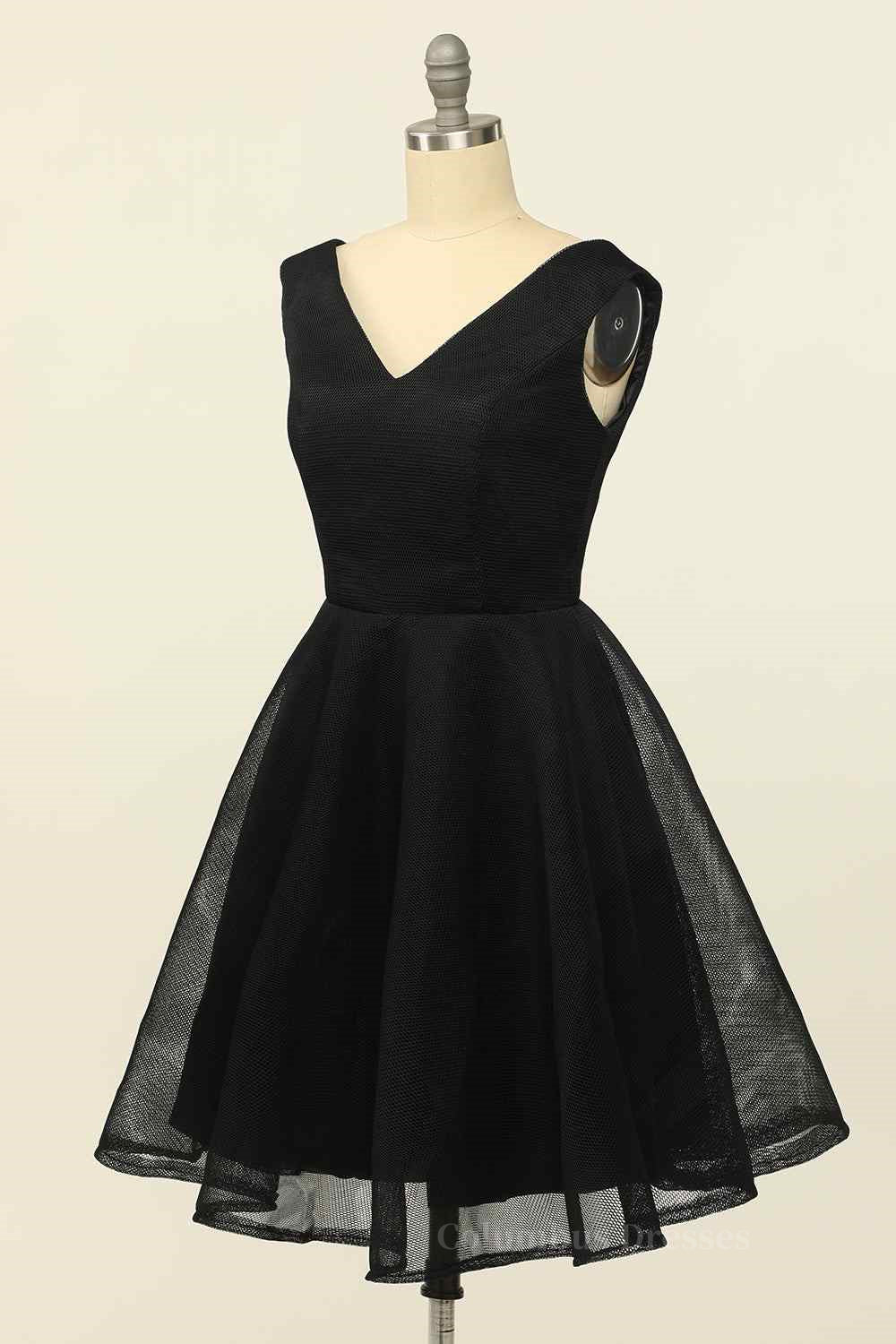Black A-line V Neck Sleeveless Lace-Up Back Tulle Mini Homecoming Dress Secondary image