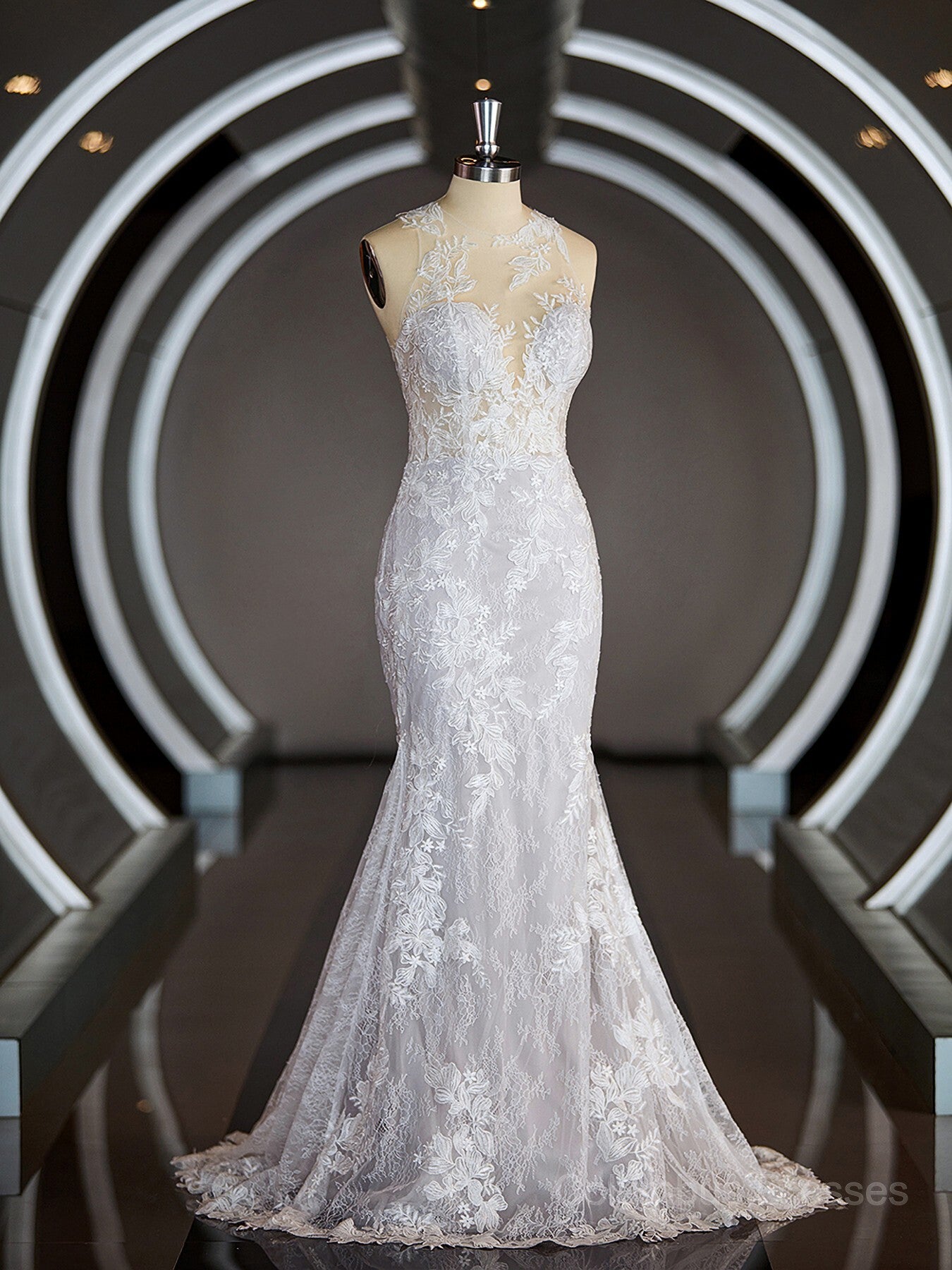 Wedding Dress Top, Sheath/Column Scoop Court Train Lace Wedding Dresses with Appliques Lace Main image